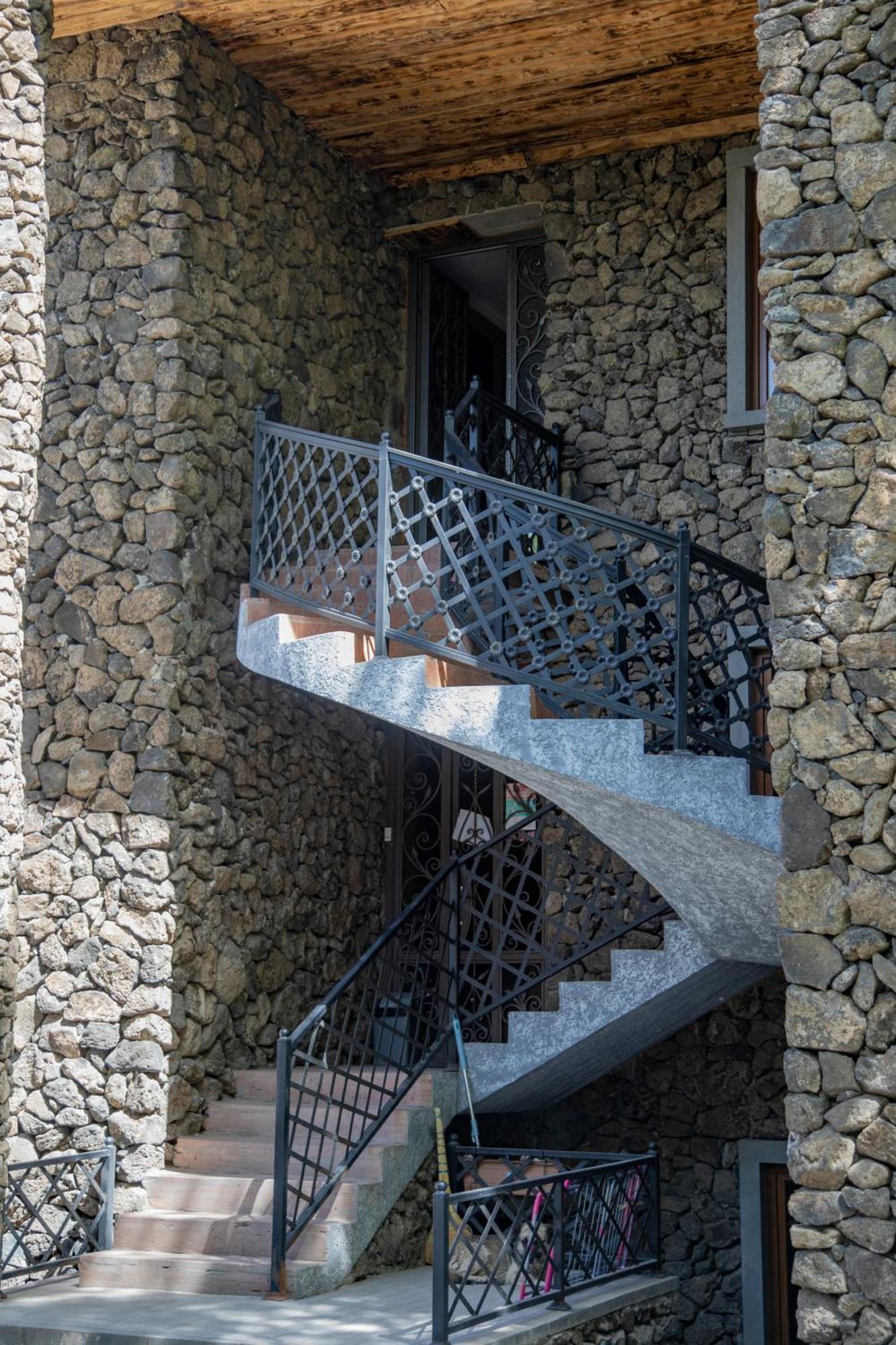 Akhalkalaki Fish Hotel מראה חיצוני תמונה