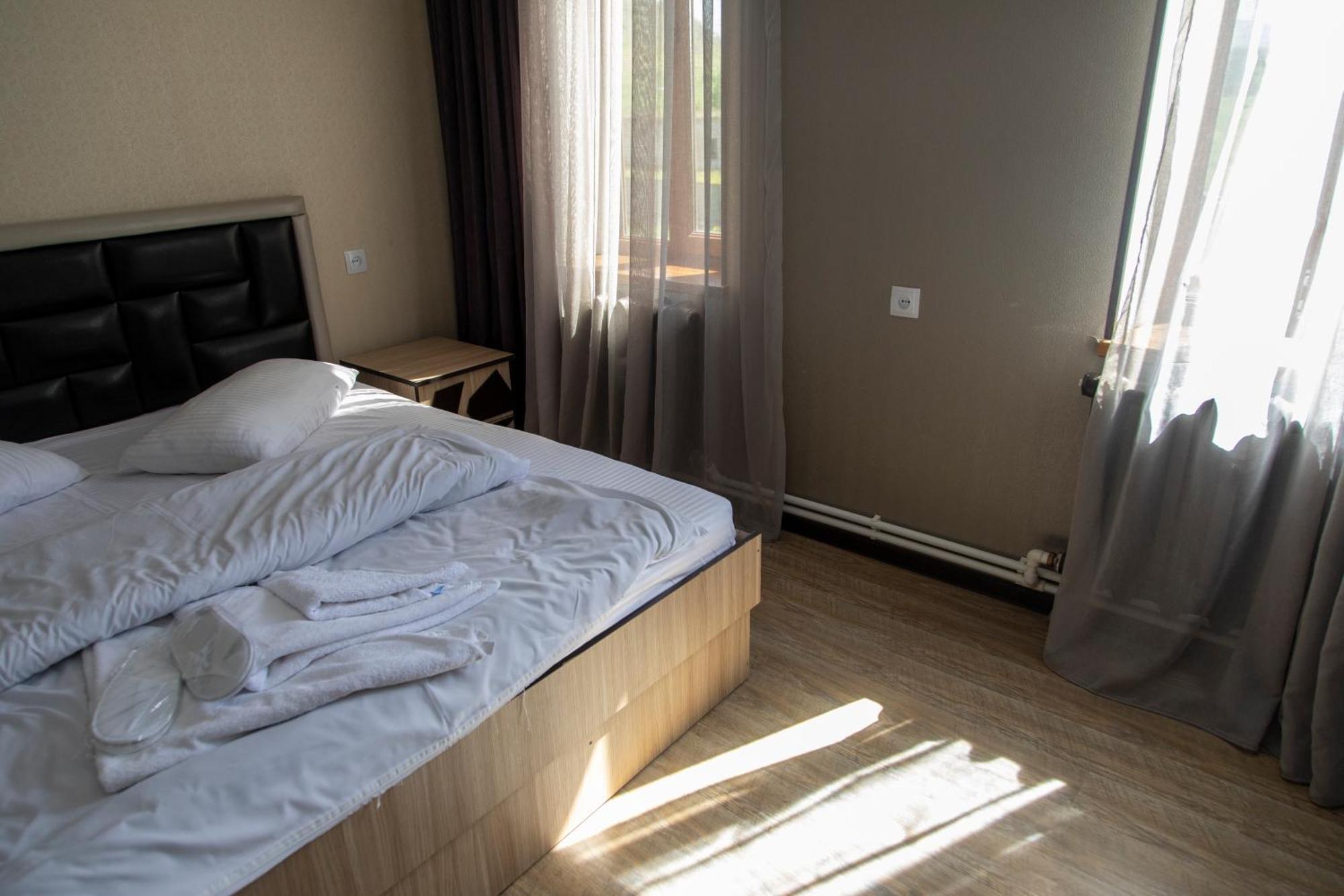 Akhalkalaki Fish Hotel מראה חיצוני תמונה