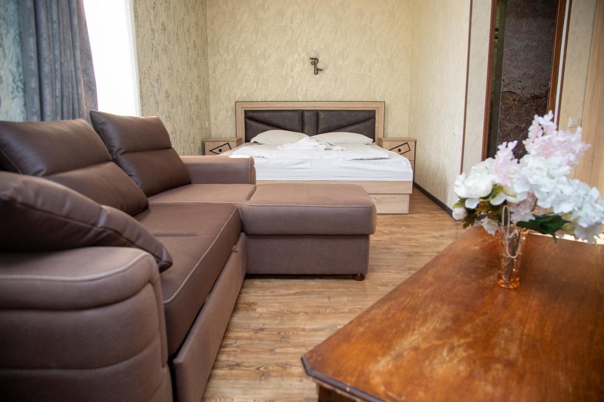 Akhalkalaki Fish Hotel מראה חיצוני תמונה