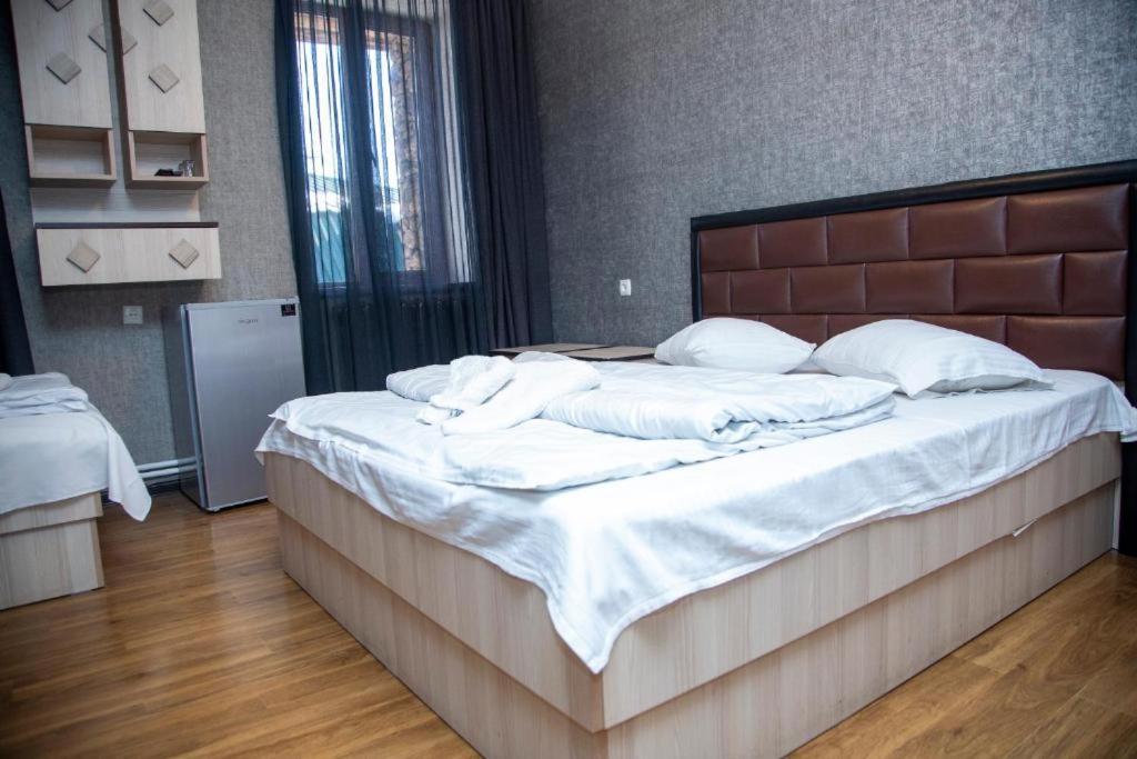 Akhalkalaki Fish Hotel מראה חיצוני תמונה